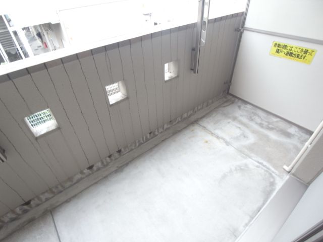 ラフィネ四ツ谷 ベランダ