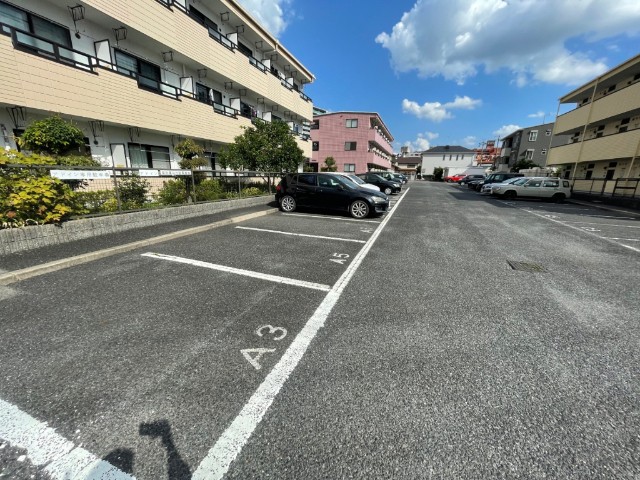 アド・イン 駐車場