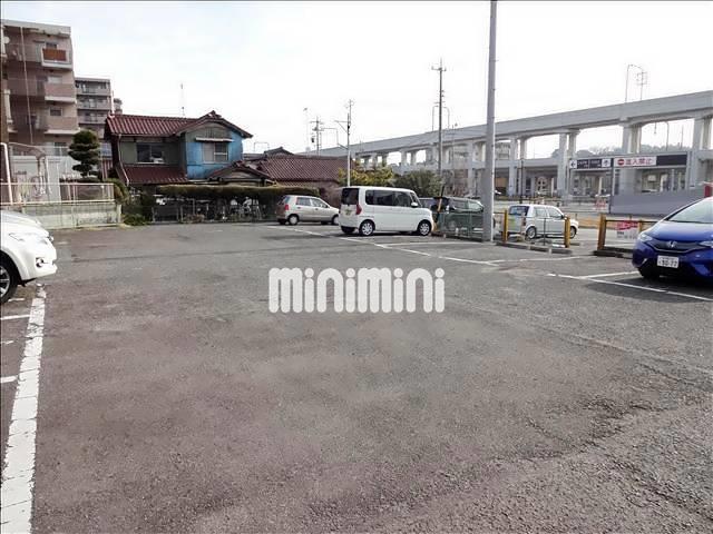パレスアマンダン 駐車場