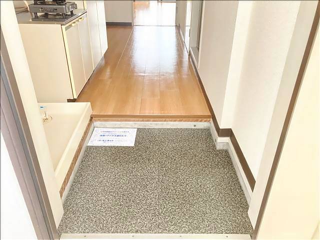 苺マンション 玄関