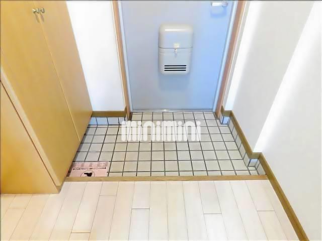 ラフィネ四ツ谷 玄関
