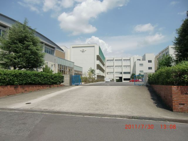 レオパルド 中学校