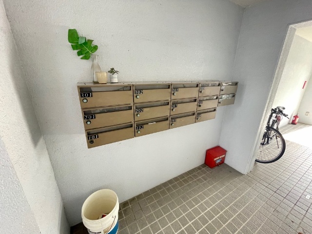 カーサ植田南 エントランス