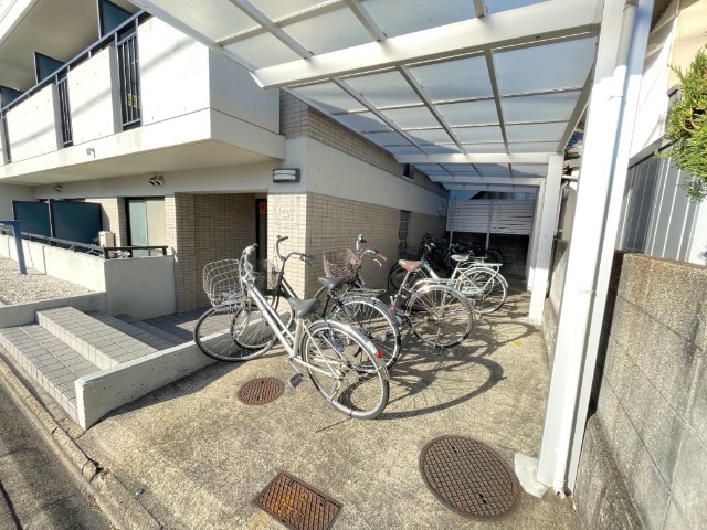 ＬＵＡＮＡ矢田南 駐車場