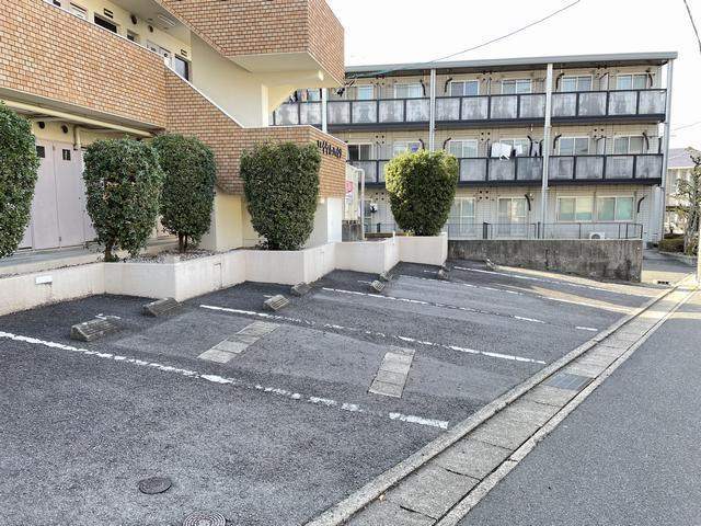 ロイヤルハイツ 駐車場