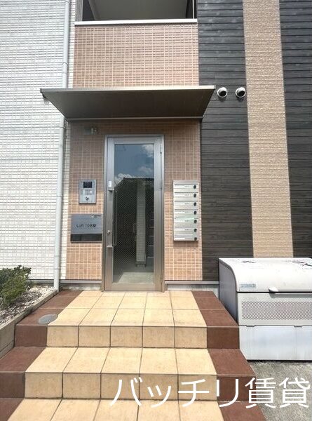Loft10名駅 エントランス
