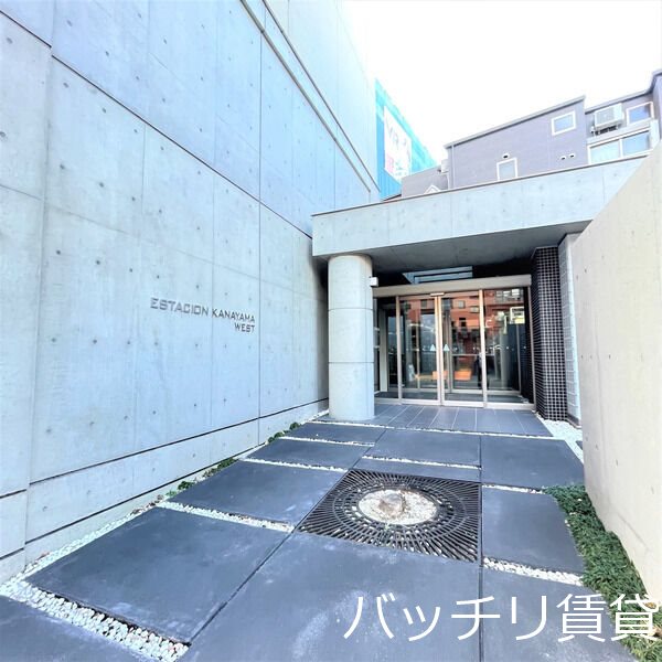 ESTACION KANAYAMA WEST・EAST エントランス