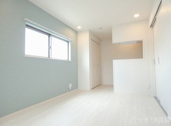 愛知県名古屋市中川区松葉町１丁目 リビング