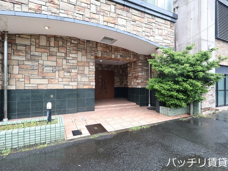 ドゥ　カンパーニュ エントランス