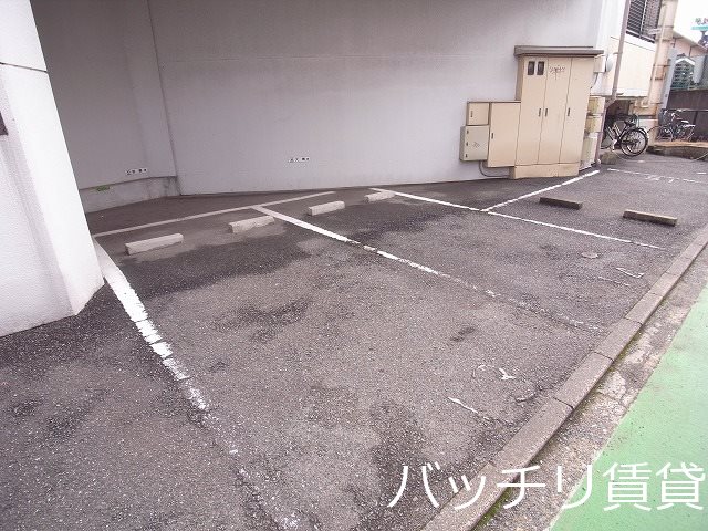 ハックベリー平和 駐車場