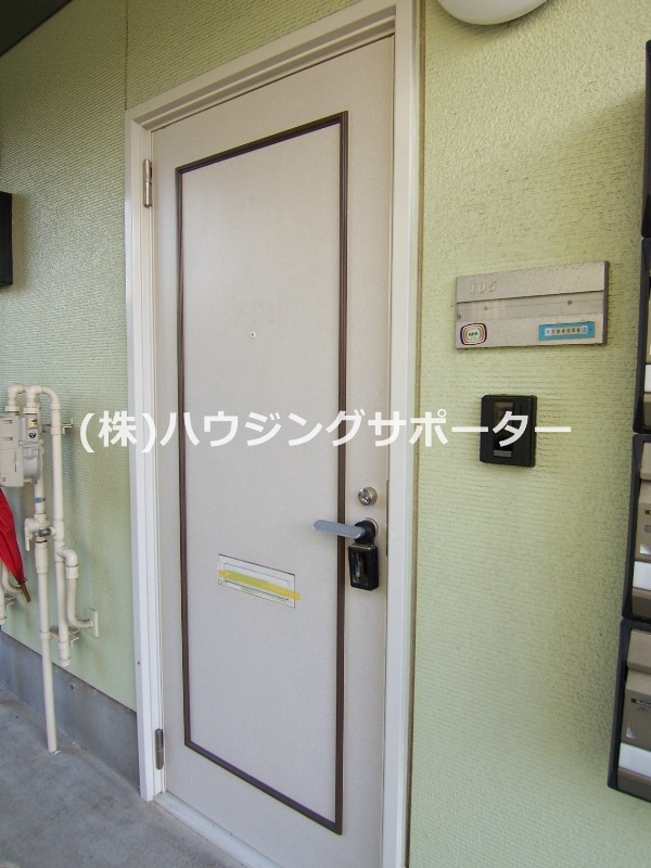 サントゥールＢ 玄関