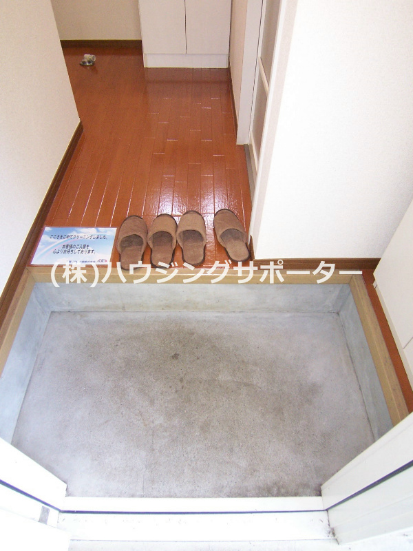 サントゥールＢ 玄関