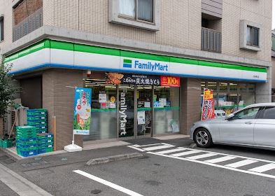 メゾンファミール コンビニ