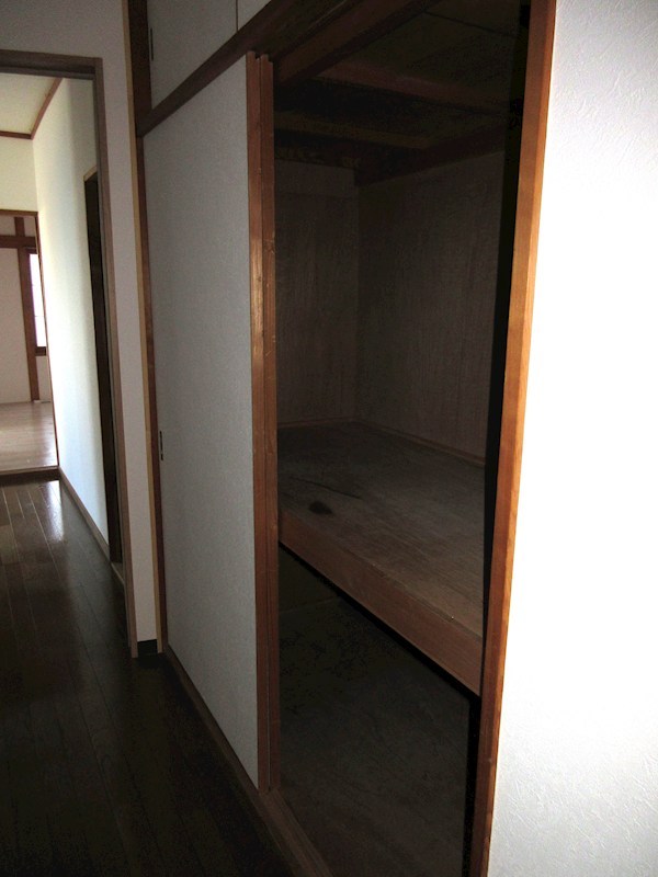 Yビル その他