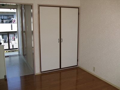 コーポ領家 収納