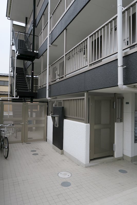 南与野プラザＡ 玄関