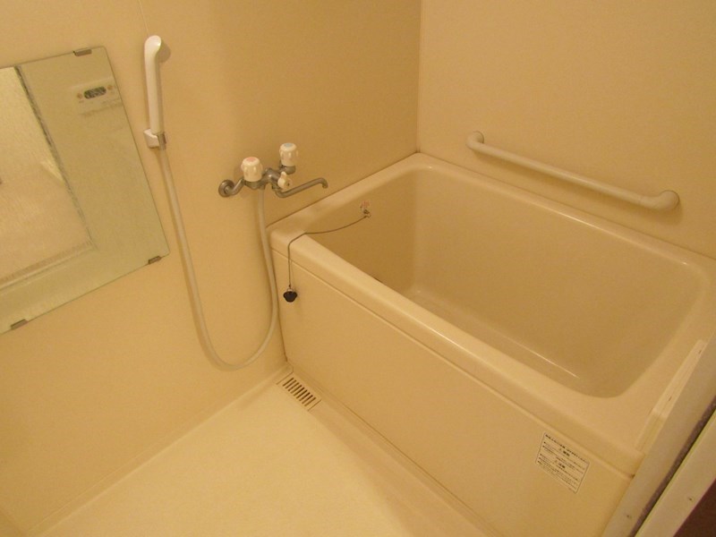 カーサコモダ新舞子　B 風呂画像