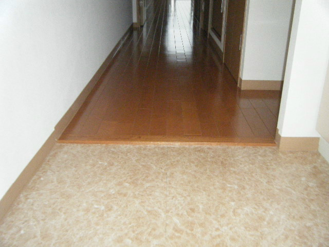 キャッスル常滑 玄関