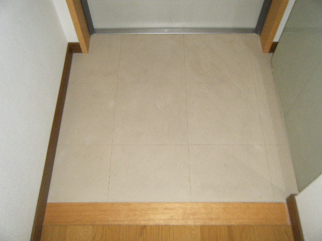 グランドソレーユ 玄関