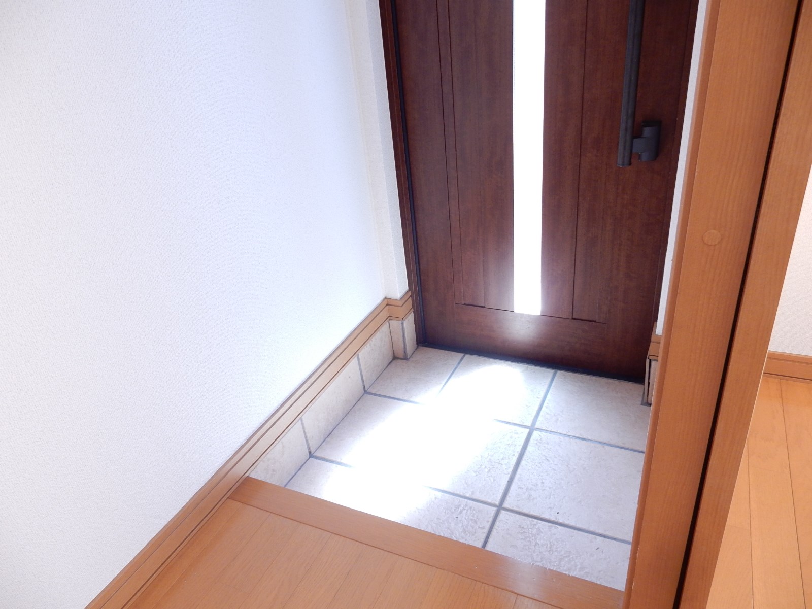 Confor Kajima  B棟 玄関