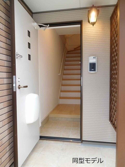 アミティ　プレセアⅢ 玄関