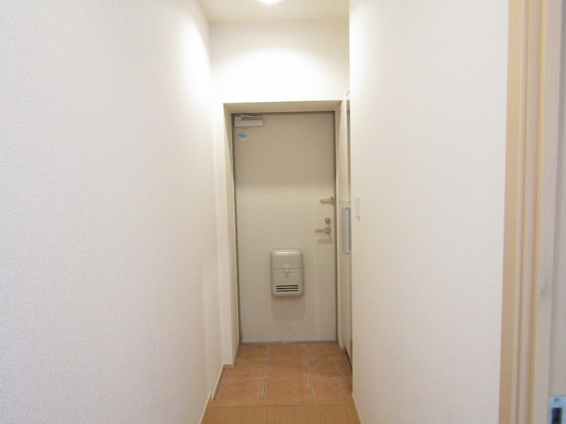 ヌーベル　コリーヌⅡ 玄関