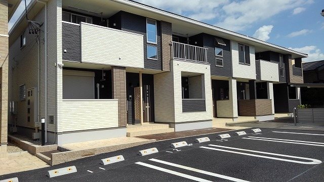 建築中