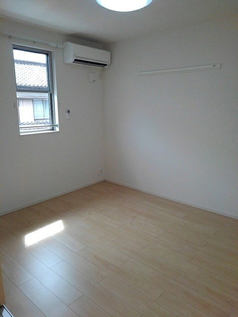 ラ・ルーチェ（八幡） ベッドルーム