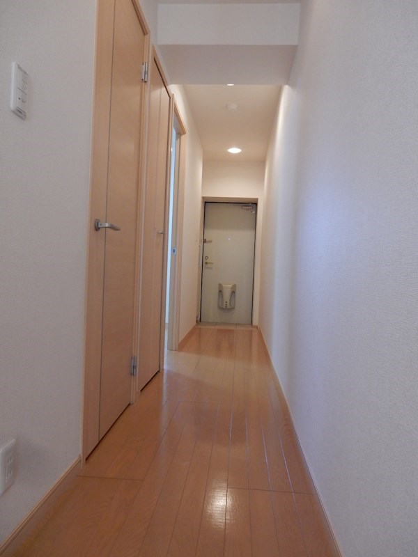 ヌーベル　コリーヌⅠ 玄関