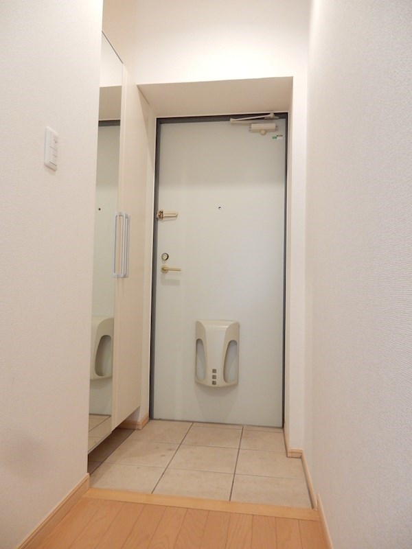 ヌーベル　コリーヌⅠ 玄関