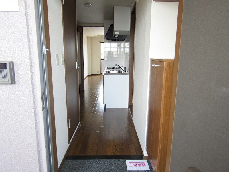 M78プラネット 玄関