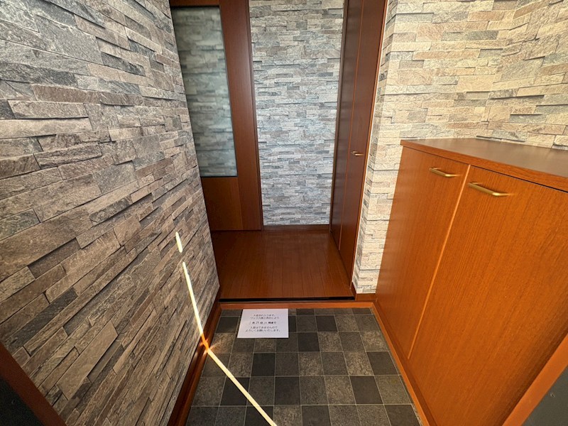 グレイス港町 玄関