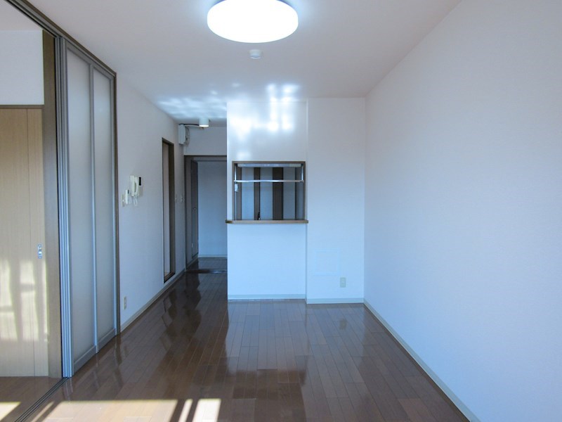 カーサコモダ新舞子　A リビング