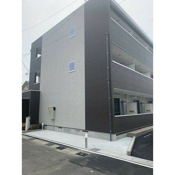 建築中