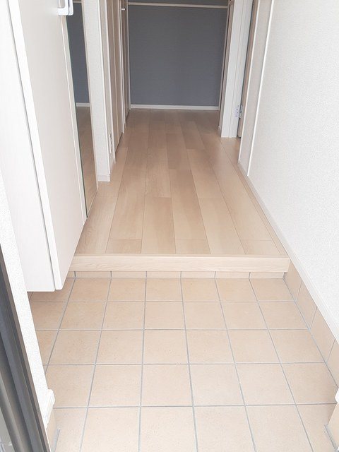 プレッソ朝倉  B 玄関