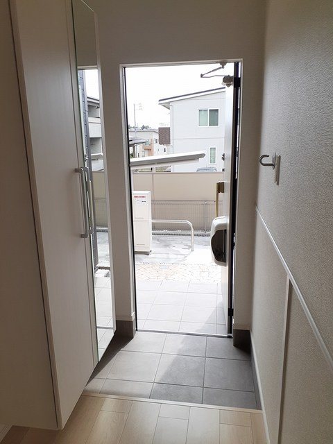 サンワイズ 玄関