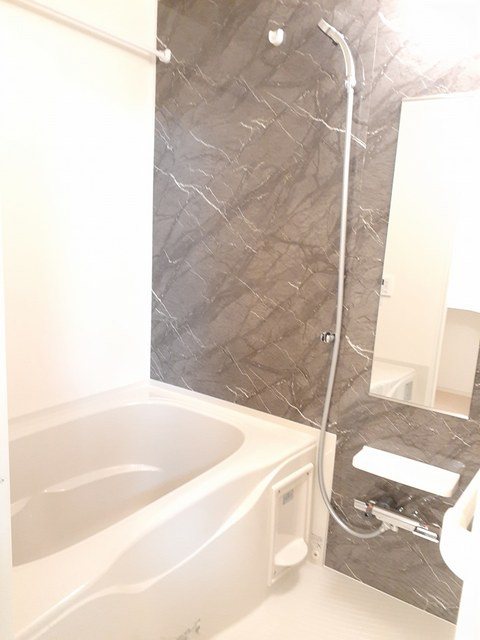 シャトル脇島 風呂画像