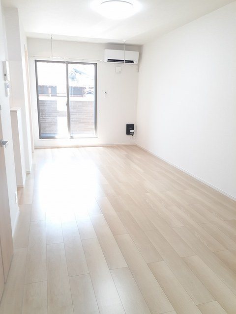 シャトル脇島 リビング