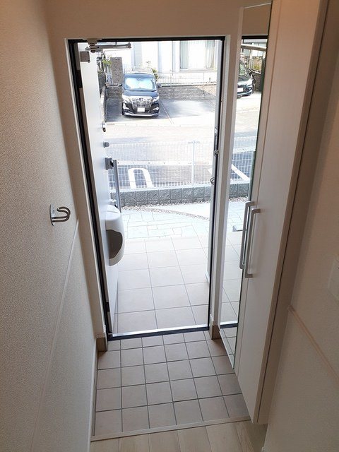 リビングフォレスト．T 玄関