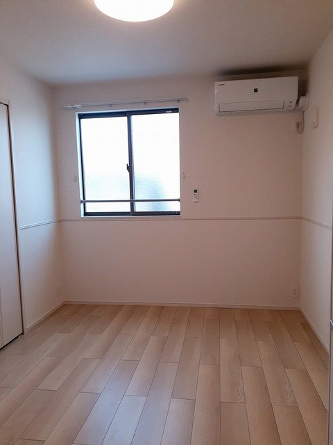 リビングフォレスト．T ベッドルーム