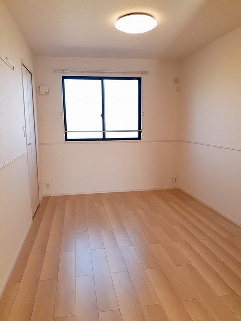 ハピネスA ベッドルーム