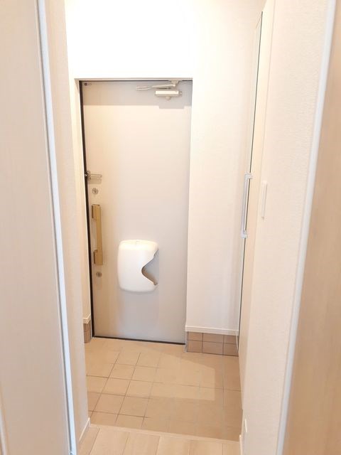 ルミナーレ・光 玄関