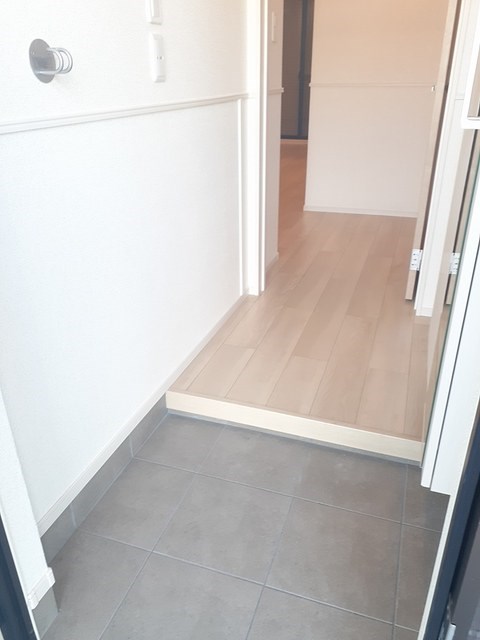 クレールA（知多市） 玄関