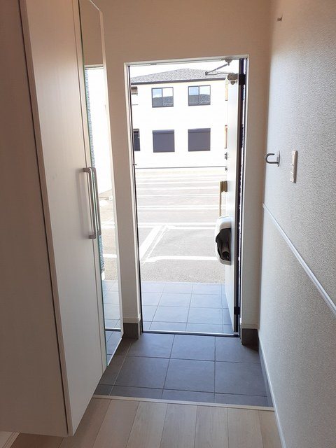 ブローテB 玄関