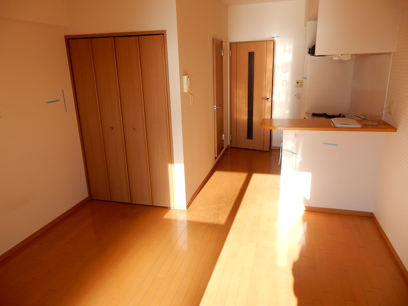 オーシャンフロントりんくう（旧セントフィールドHouji） リビング