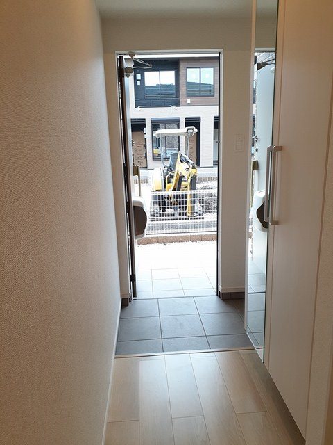 エバーグリーンD 玄関