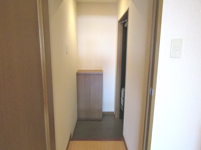 ファーストセラ21 玄関