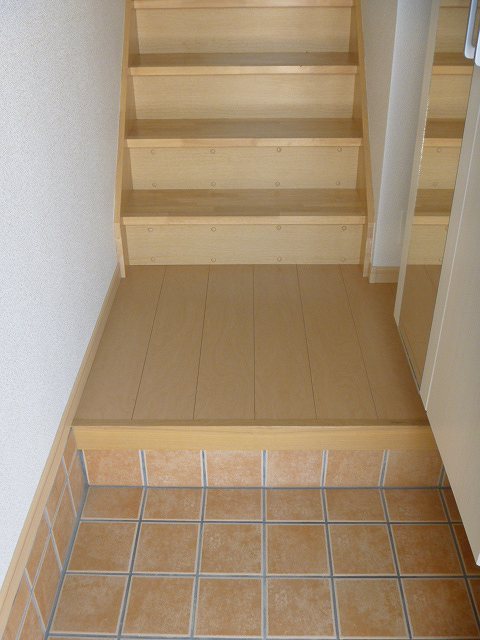 プリムヴェールM 玄関