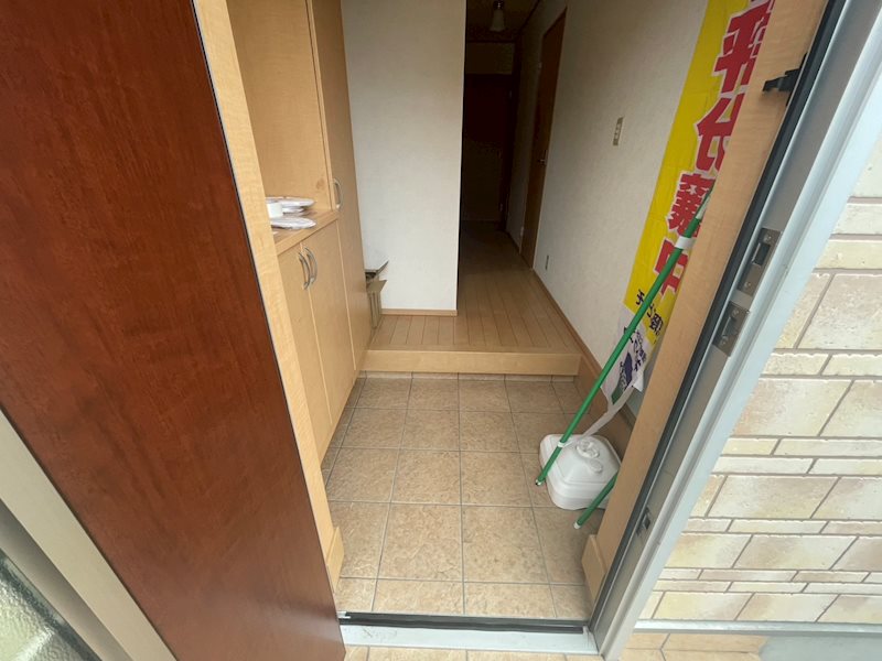飛香台5丁目貸家 玄関