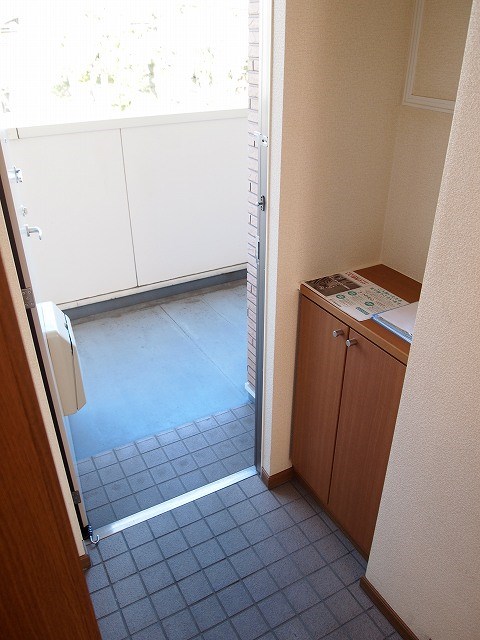シティライフMARUWA 玄関